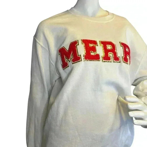 Gildan merry Christmas sweatshirt size medium. - Picture 9 of 13